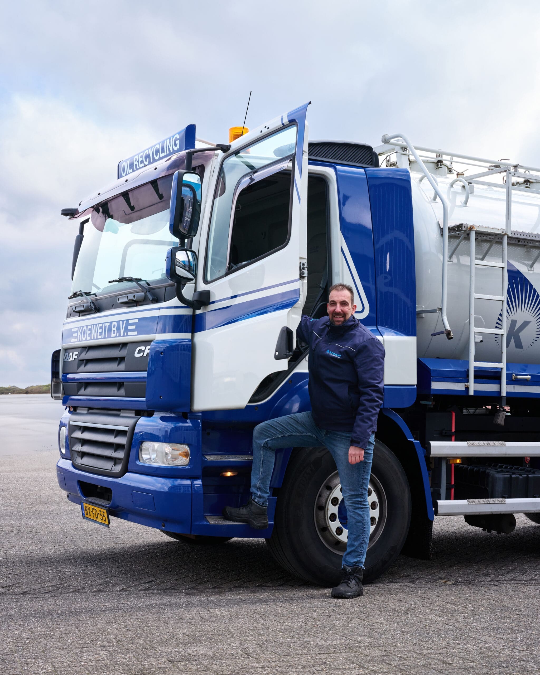 Dispose of oily wastes, brake fluid, coolant, gasoline, waste oil by Koeweit Oil Trade