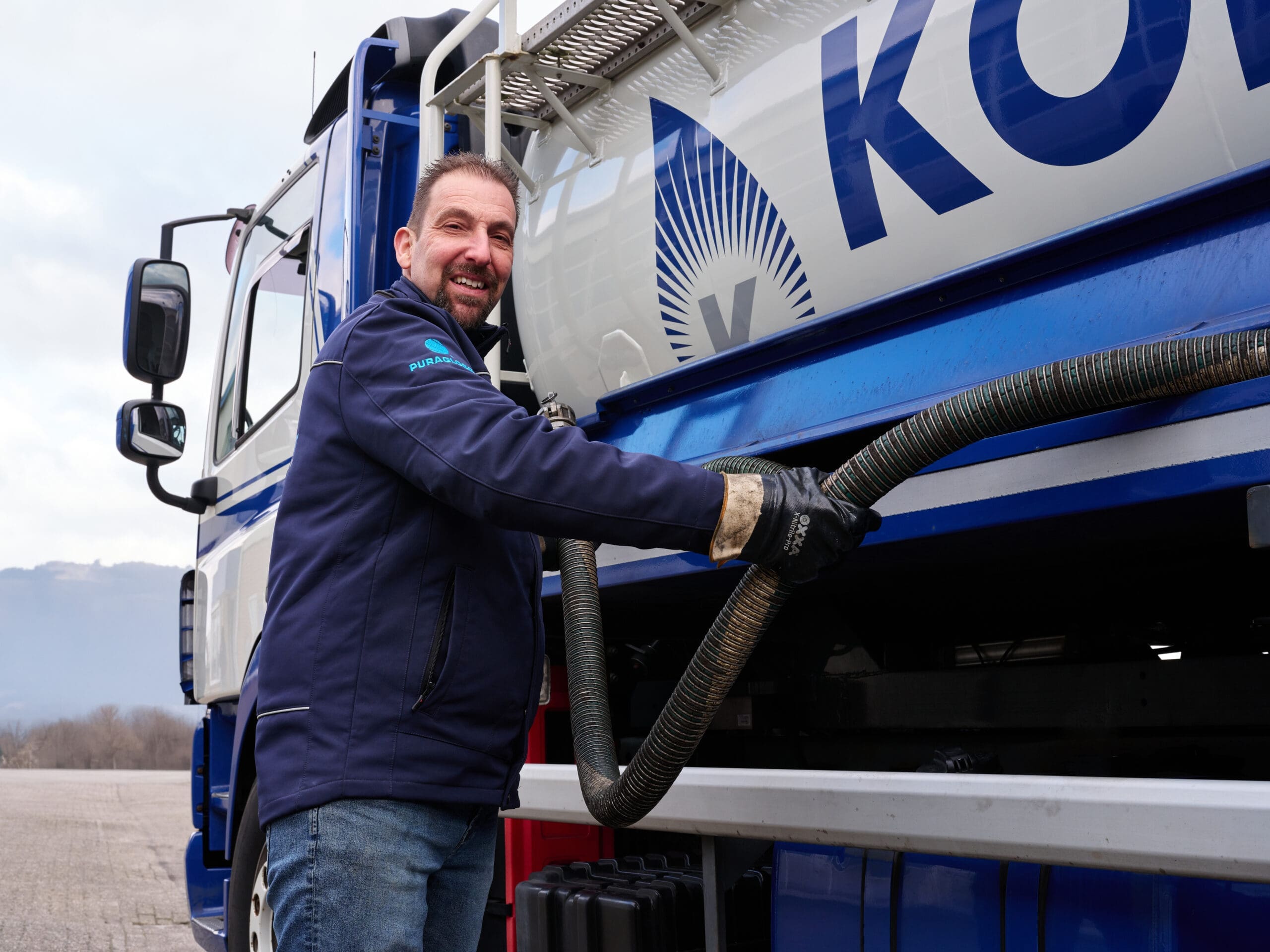 Have waste oil disposed of by Koeweit Oil Trade